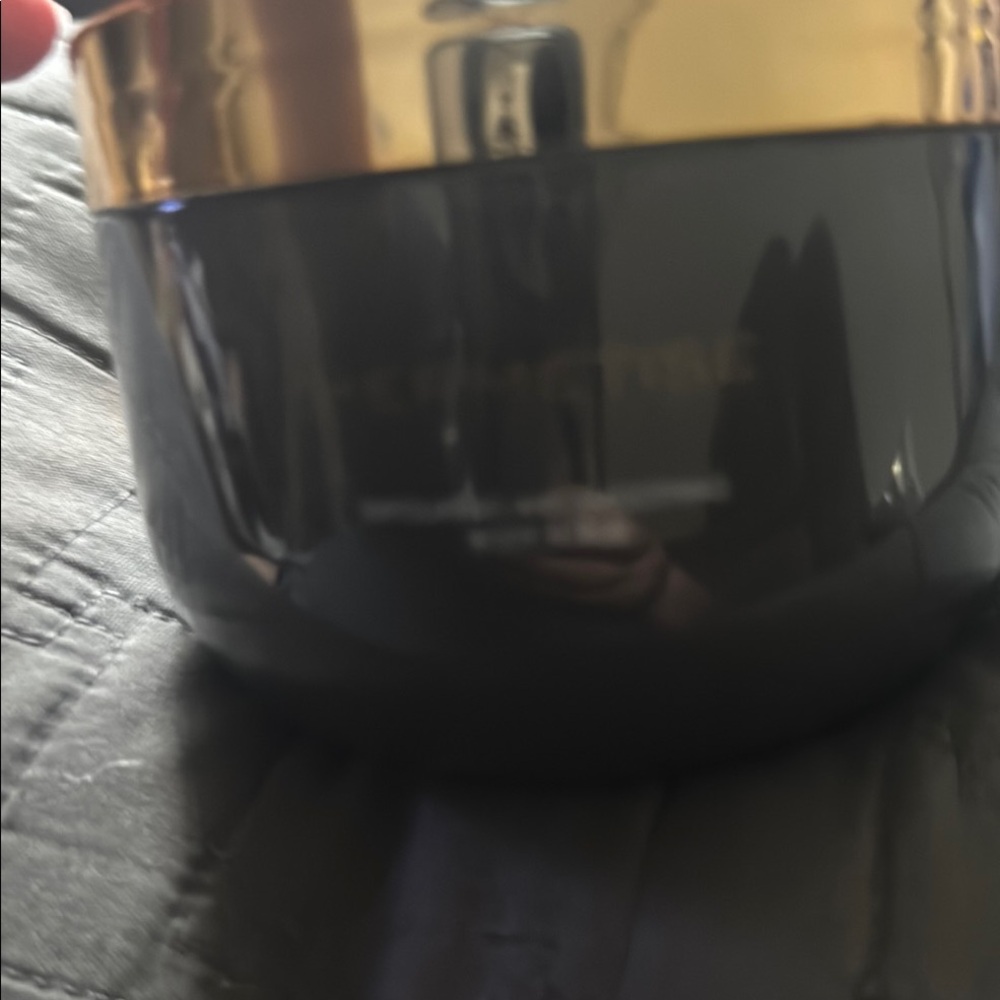 Black and Gold Exfoliating Cleanser for Radiant Skin